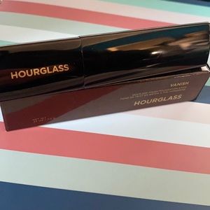 Hourglass Vanish foundation Ivory